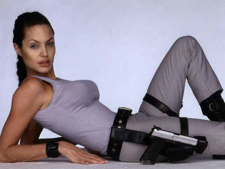 Angelina Jolie Badgirl en lactation