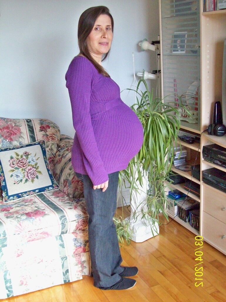 Pregnant Elisabeth