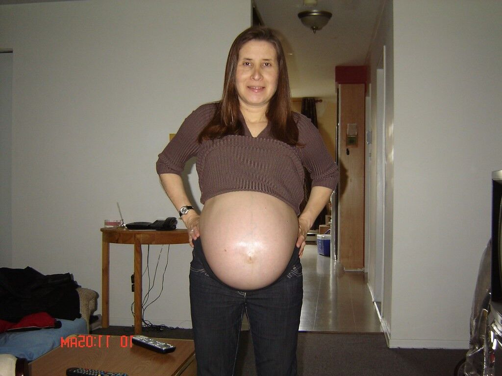 Pregnant Elisabeth