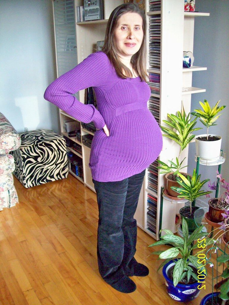 Pregnant Elisabeth