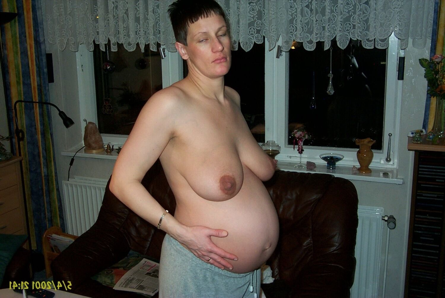 Preggo con gran cuerpo (fisting)