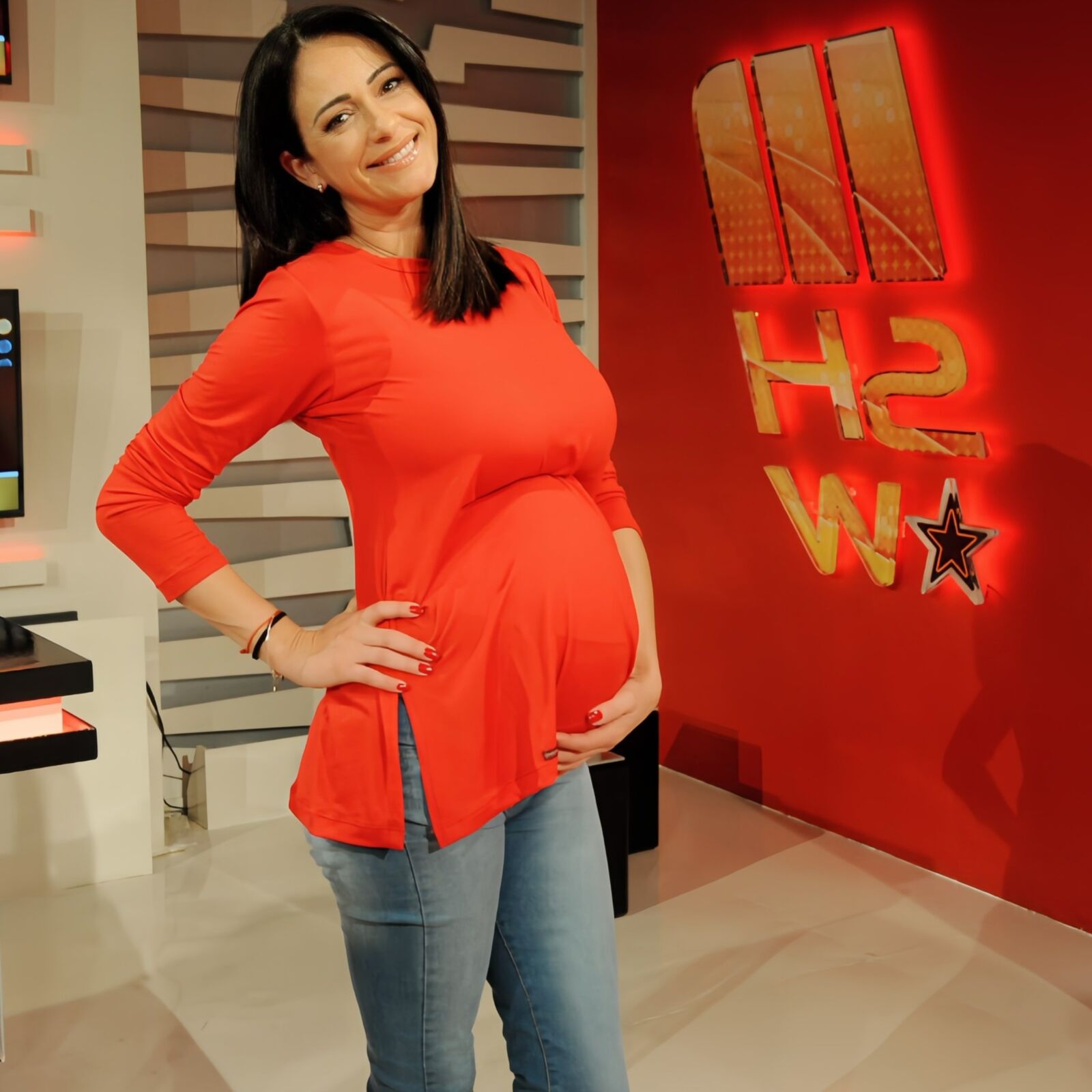 Gabriela Sobrado pregnant