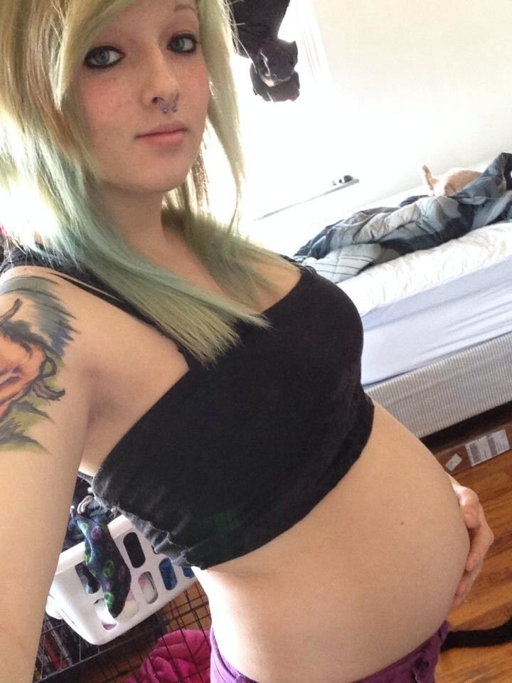 Selfies de chicas embarazadas punk