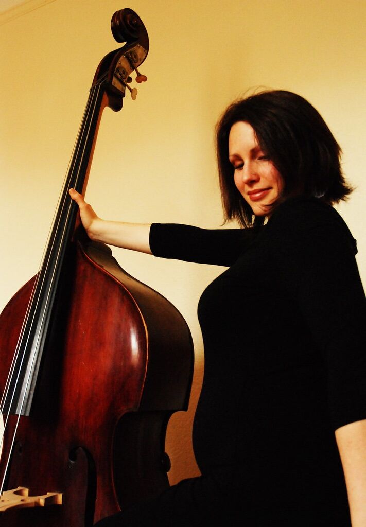 Pregnant cellist