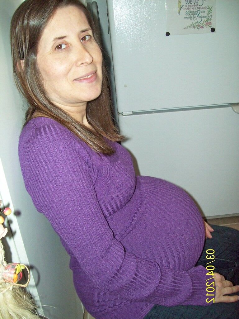 Pregnant Elisabeth