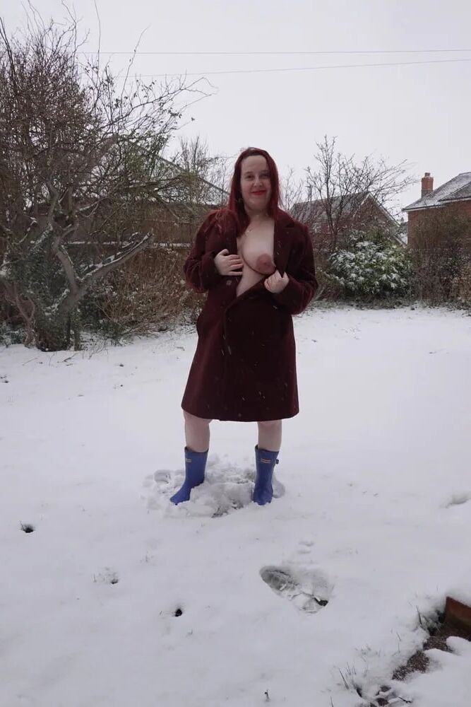 Mayra Gaitan pregnant slut in the snow