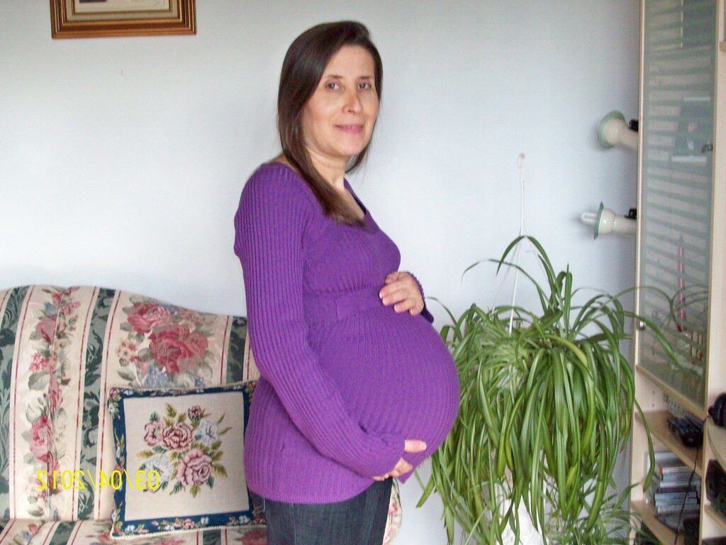 Pregnant Elisabeth