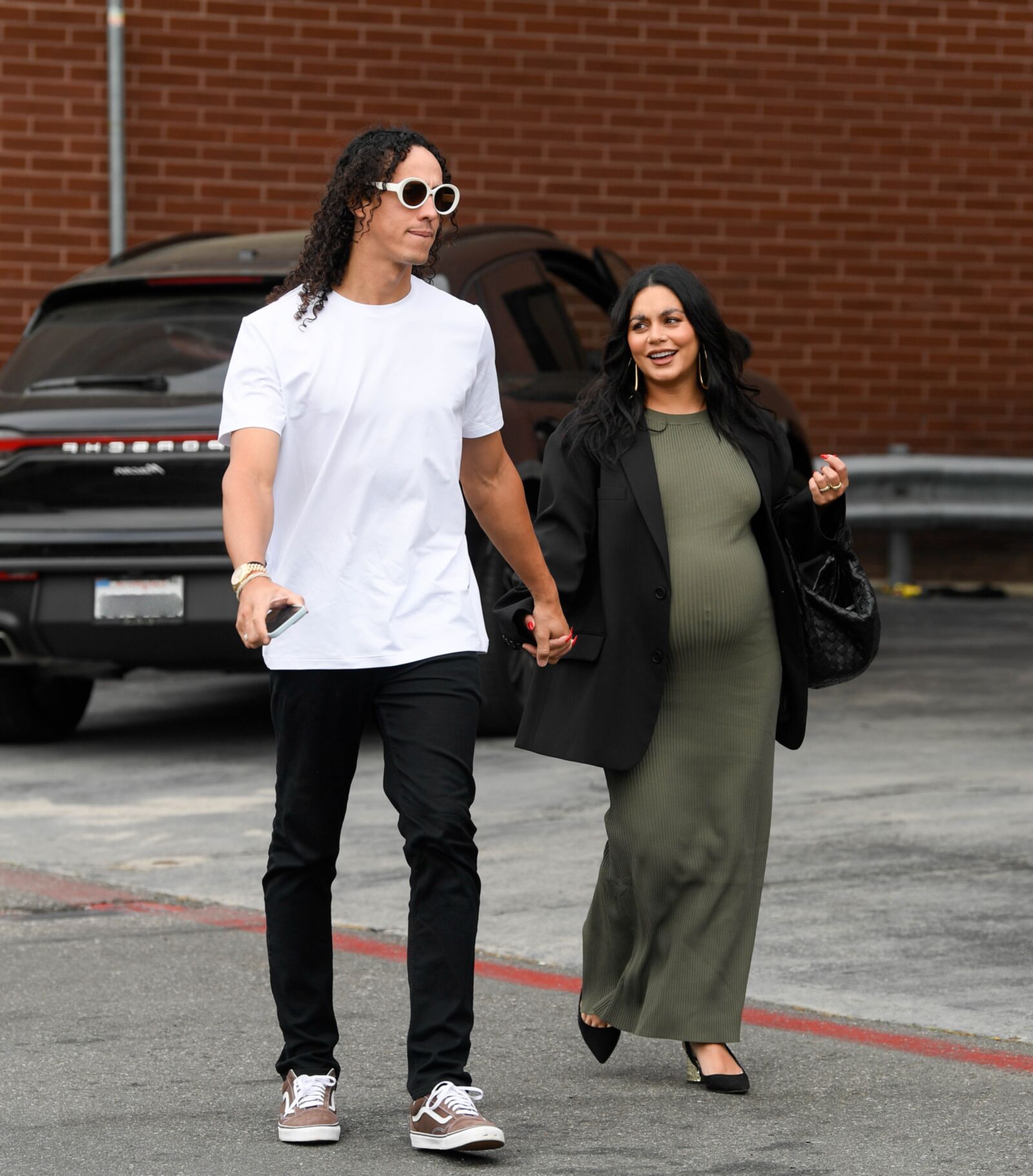 Vanessa Hudgens – Zum Mittagessen in Beverly Hills, 24. Mai 2024