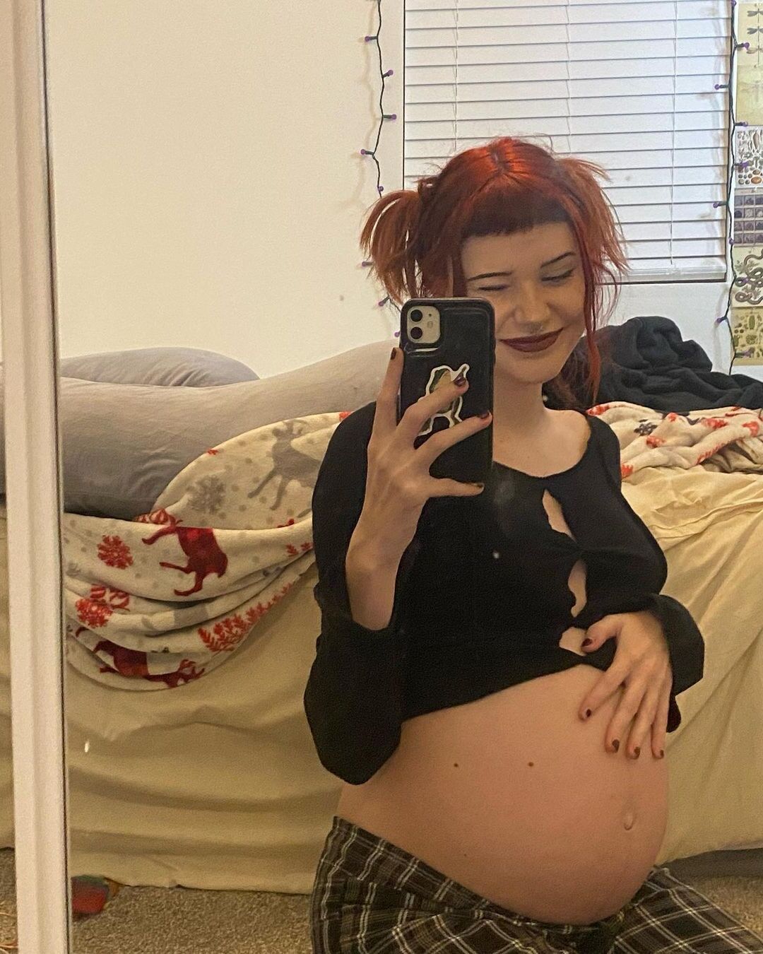 Pregnant teen goth