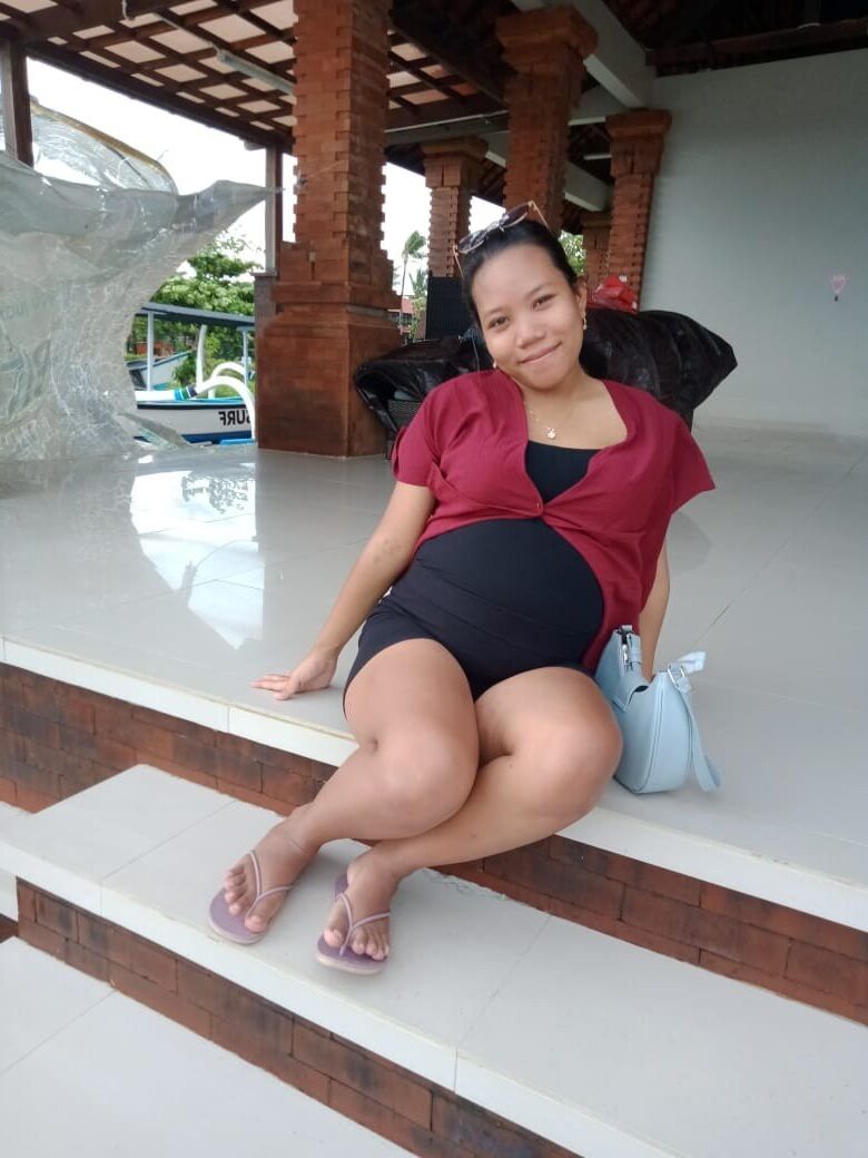 Pregnant Thai