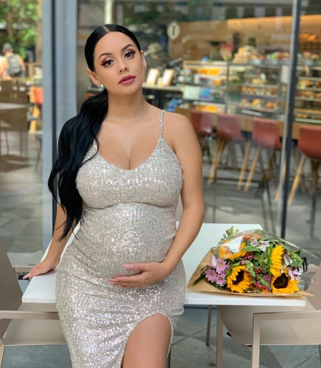 Pregnant hot girl