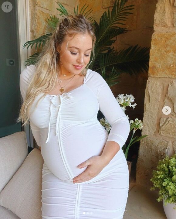 Iskra Lawrence pregnant