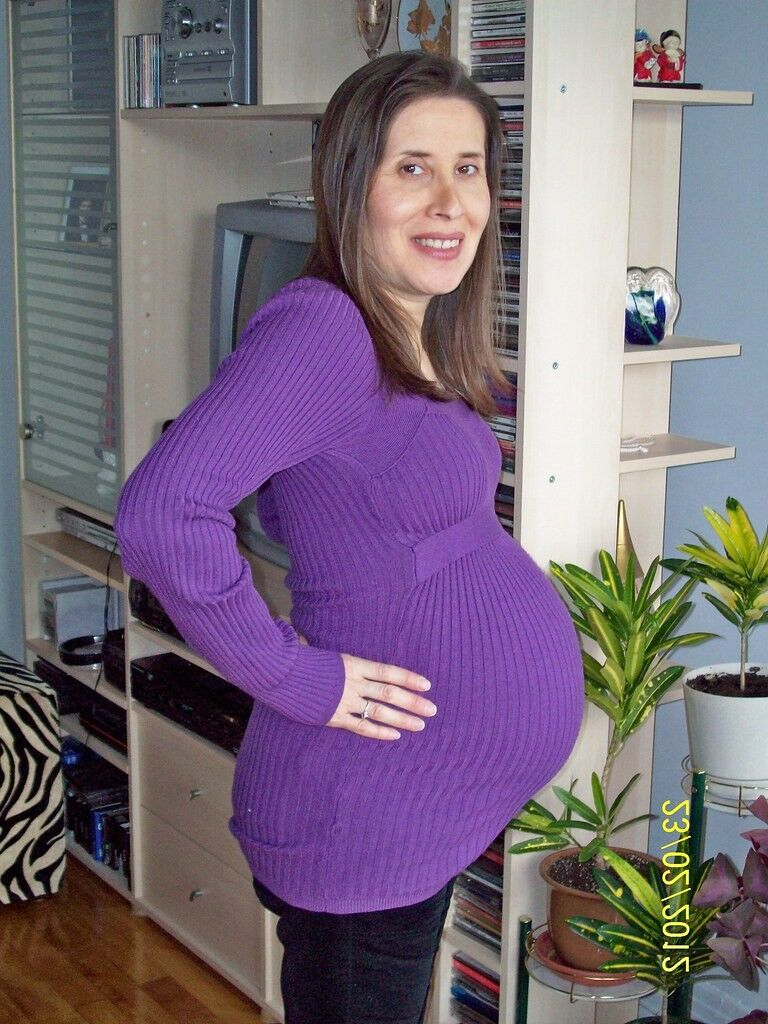 Pregnant Elisabeth