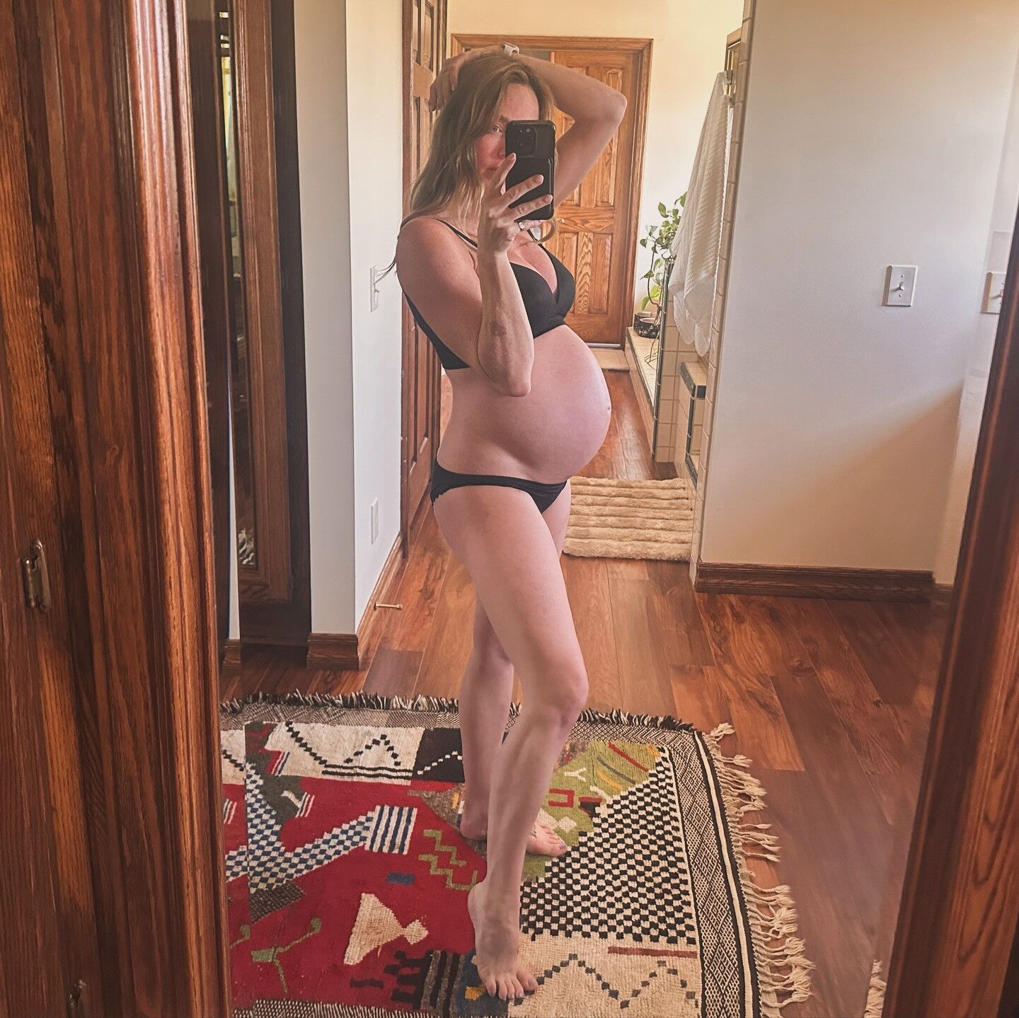 Caity Lotz embarazada