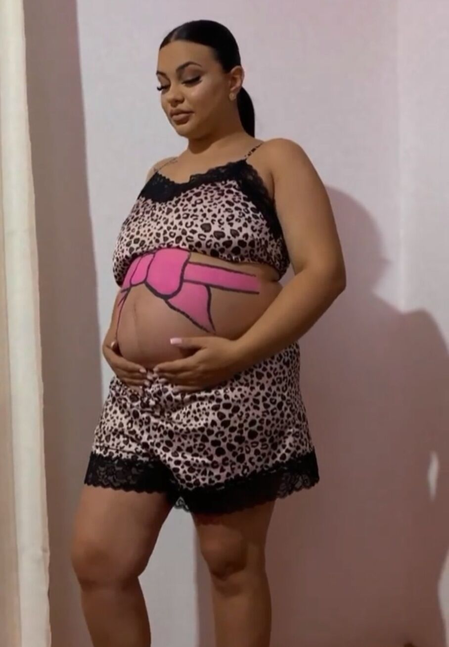 Gitane enceinte roumaine....COMMENTAIRES SANS LIMITES