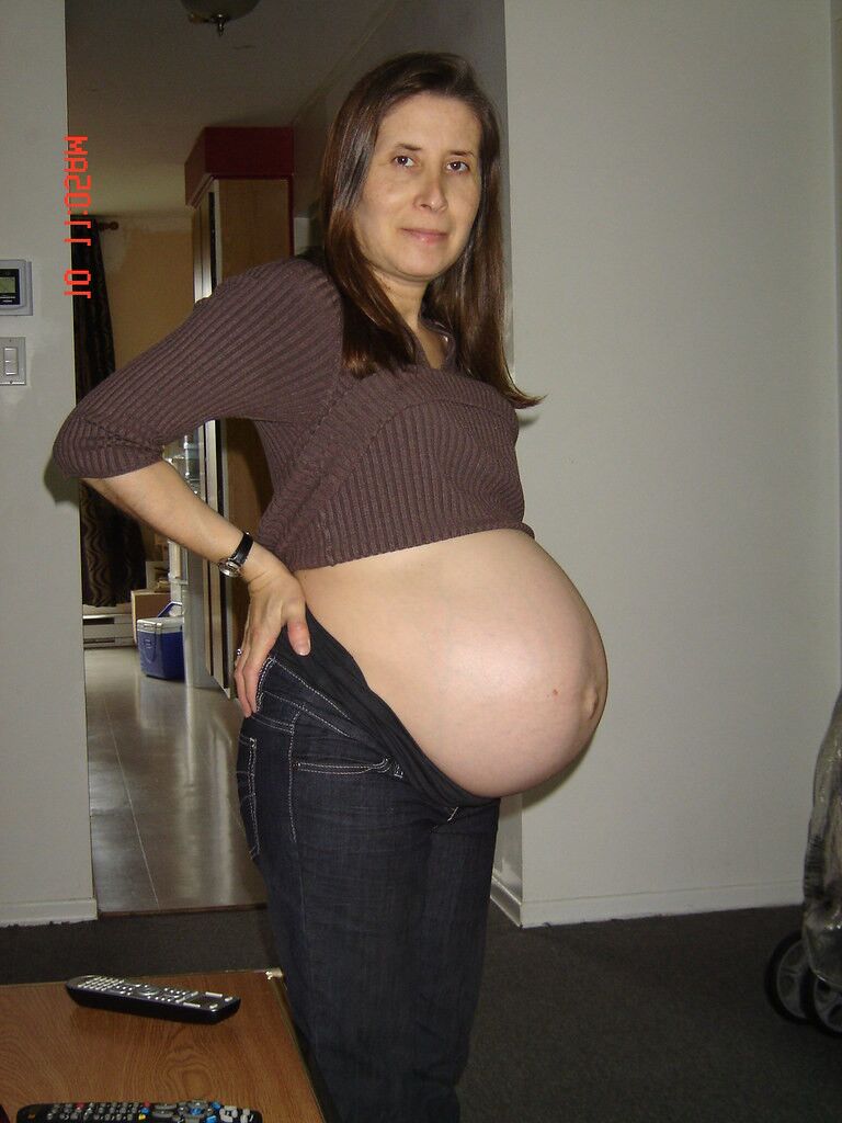 Pregnant Elisabeth