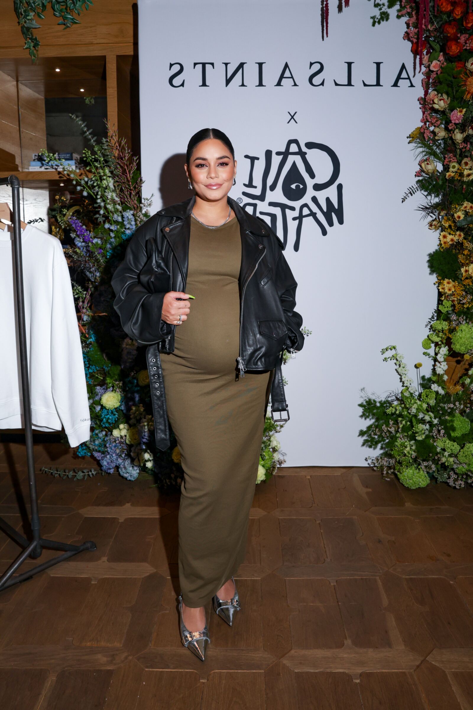 Vanessa Hudgens - Lancement de la collection capsule AllSaints x Caliwater