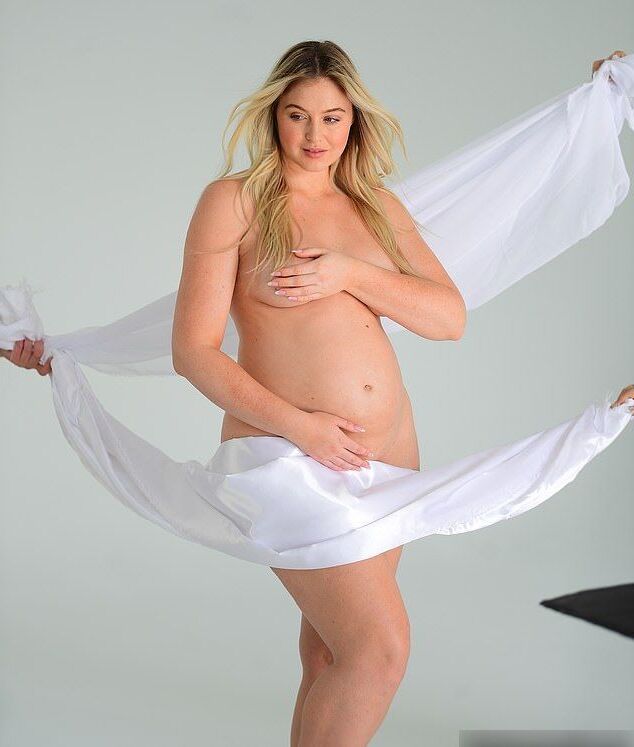 Iskra Lawrence pregnant