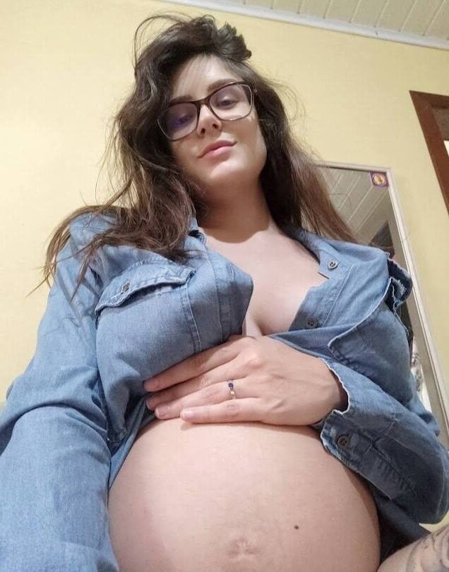 Pregnant Julia