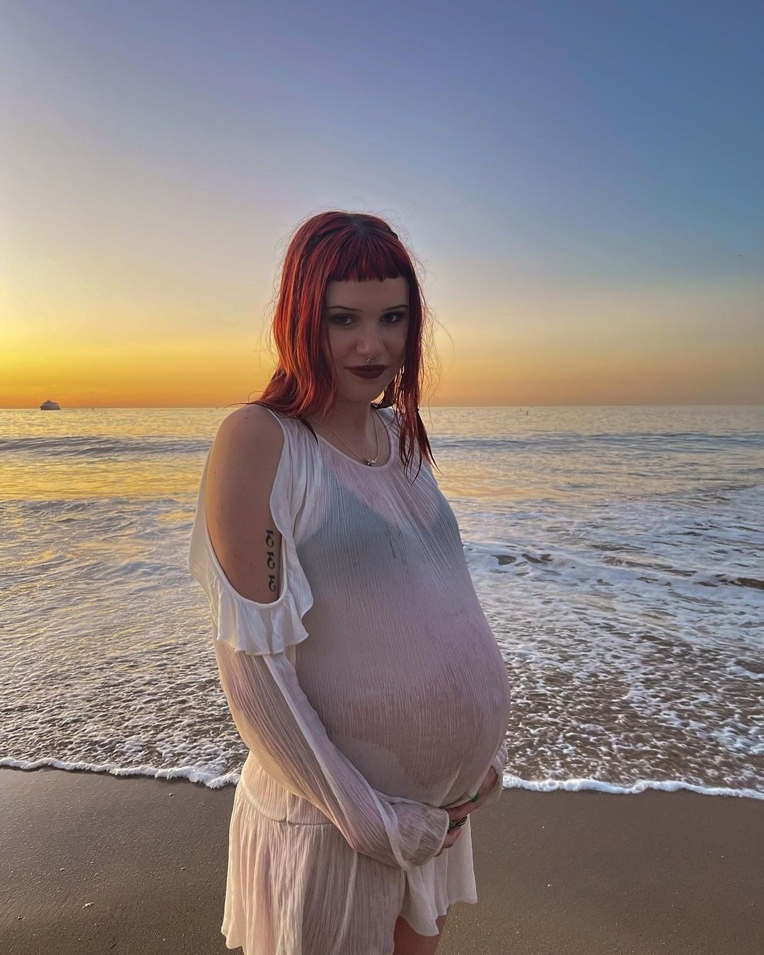 Pregnant teen goth