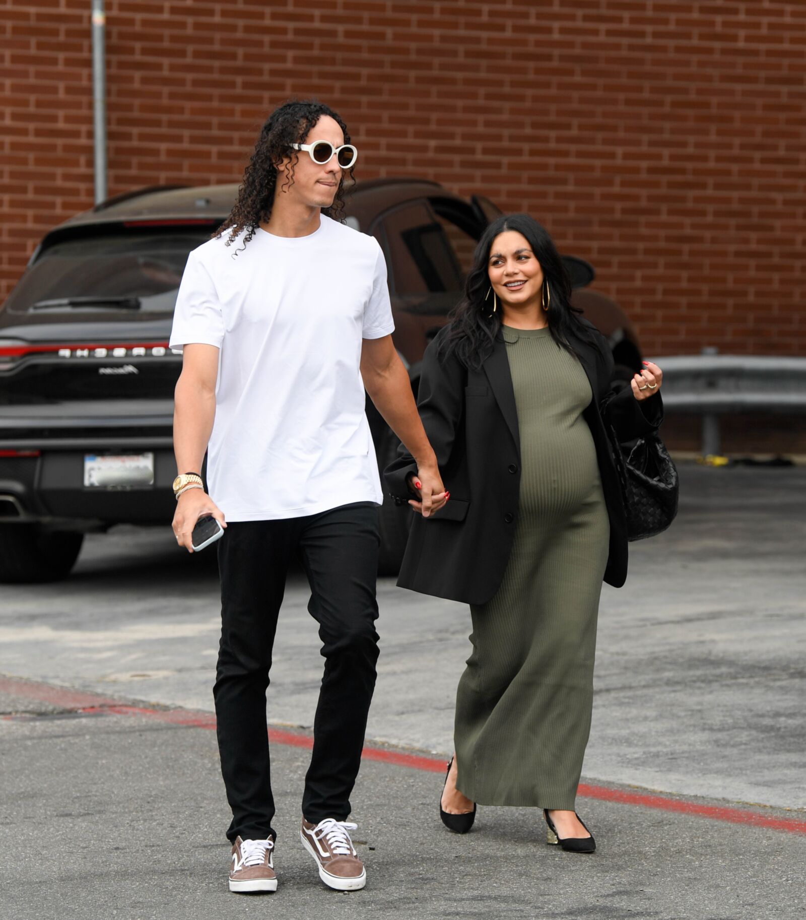 Vanessa Hudgens – Zum Mittagessen in Beverly Hills, 24. Mai 2024