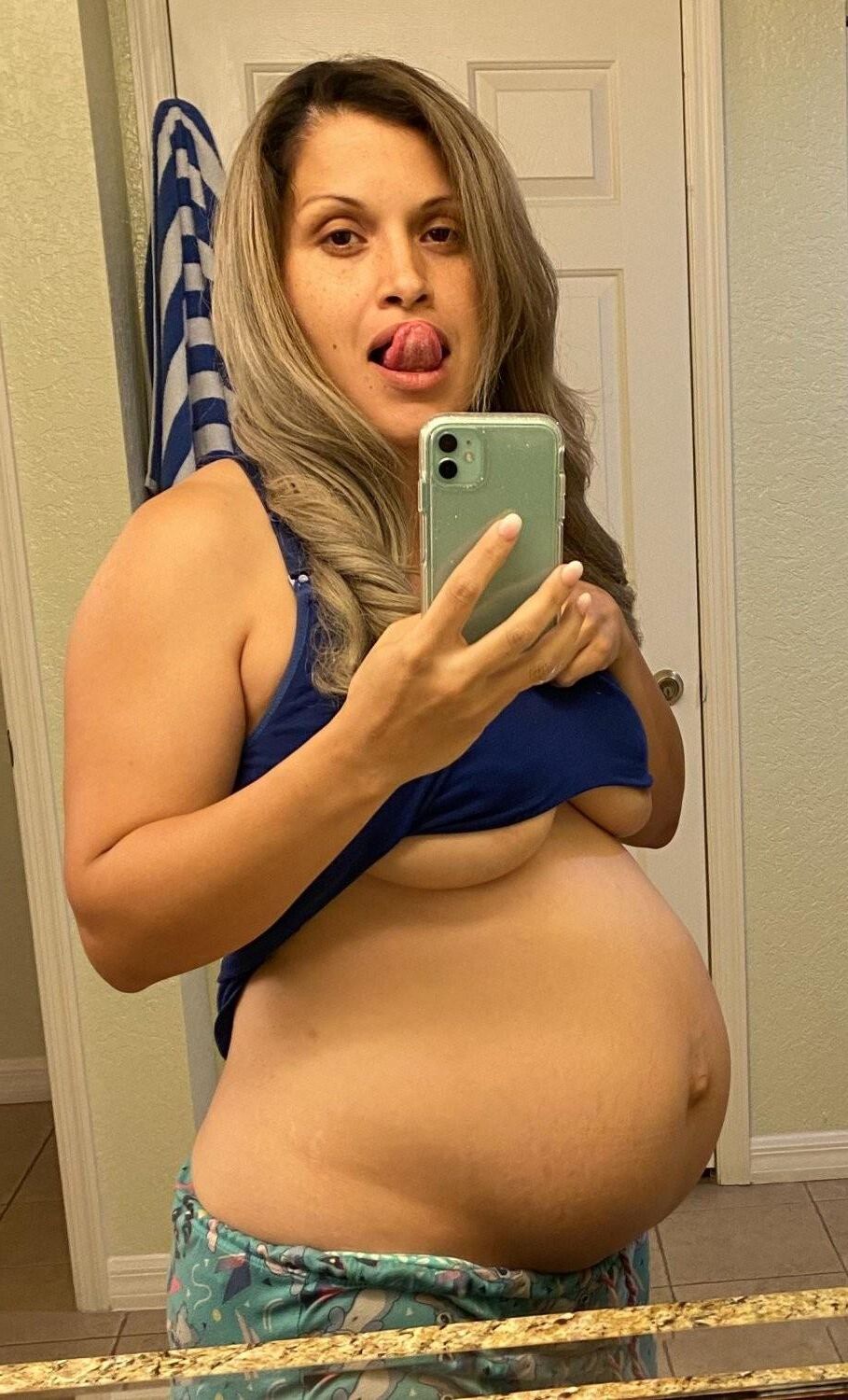 Pregnant MILF