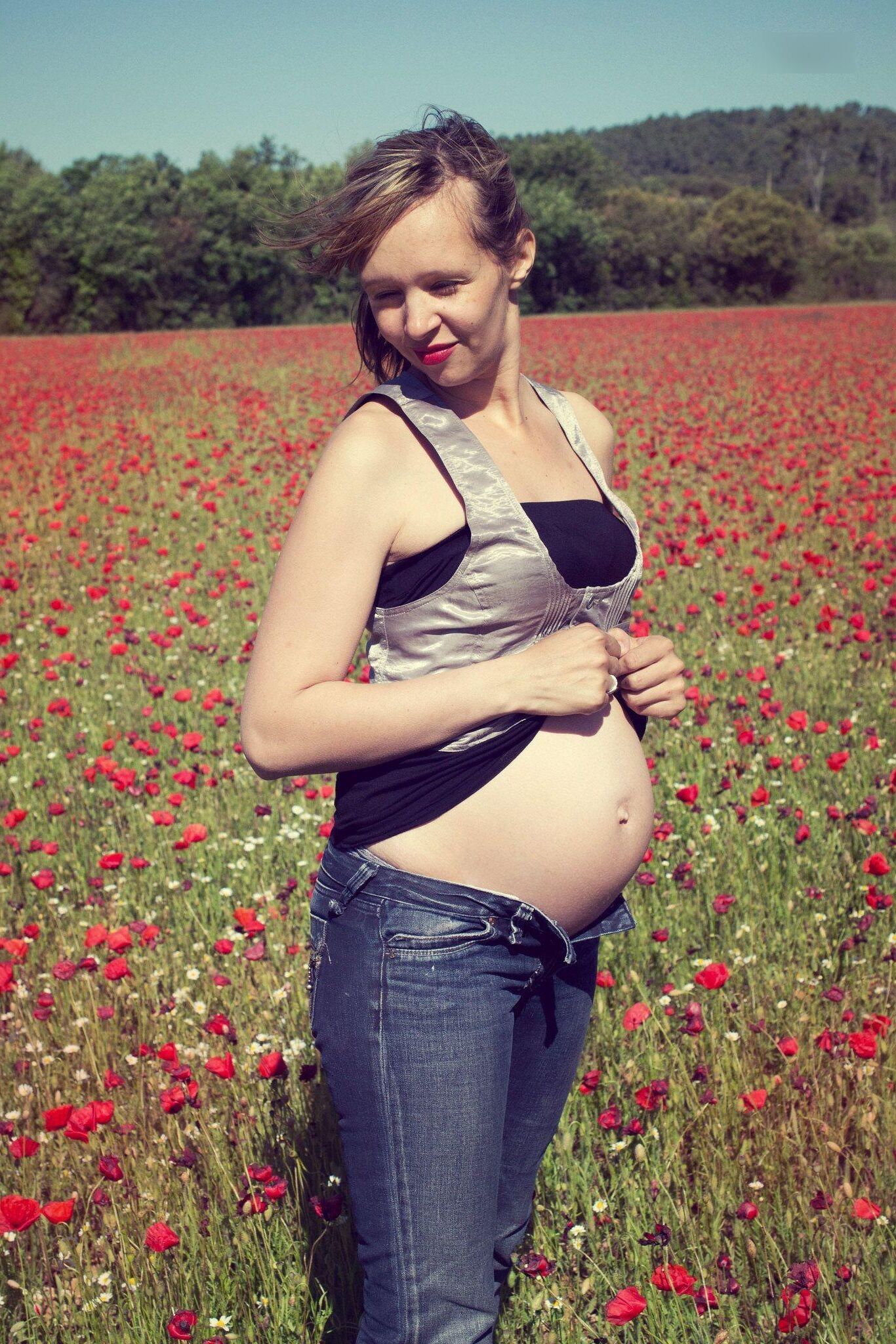 Zusammenstellung von Fotoshootings für schwangere Frauen