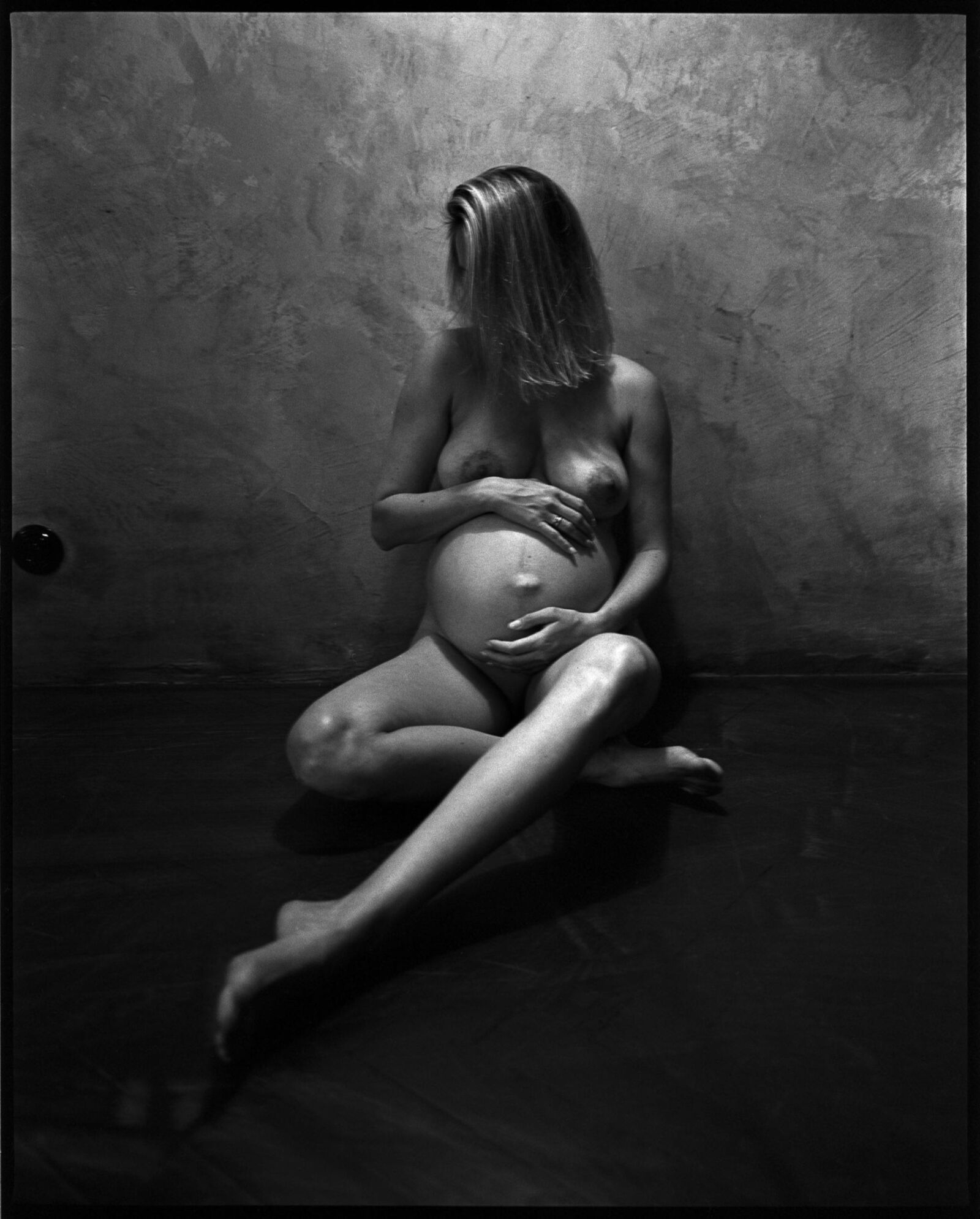 Artistic phoro shoot of a pregnant woman