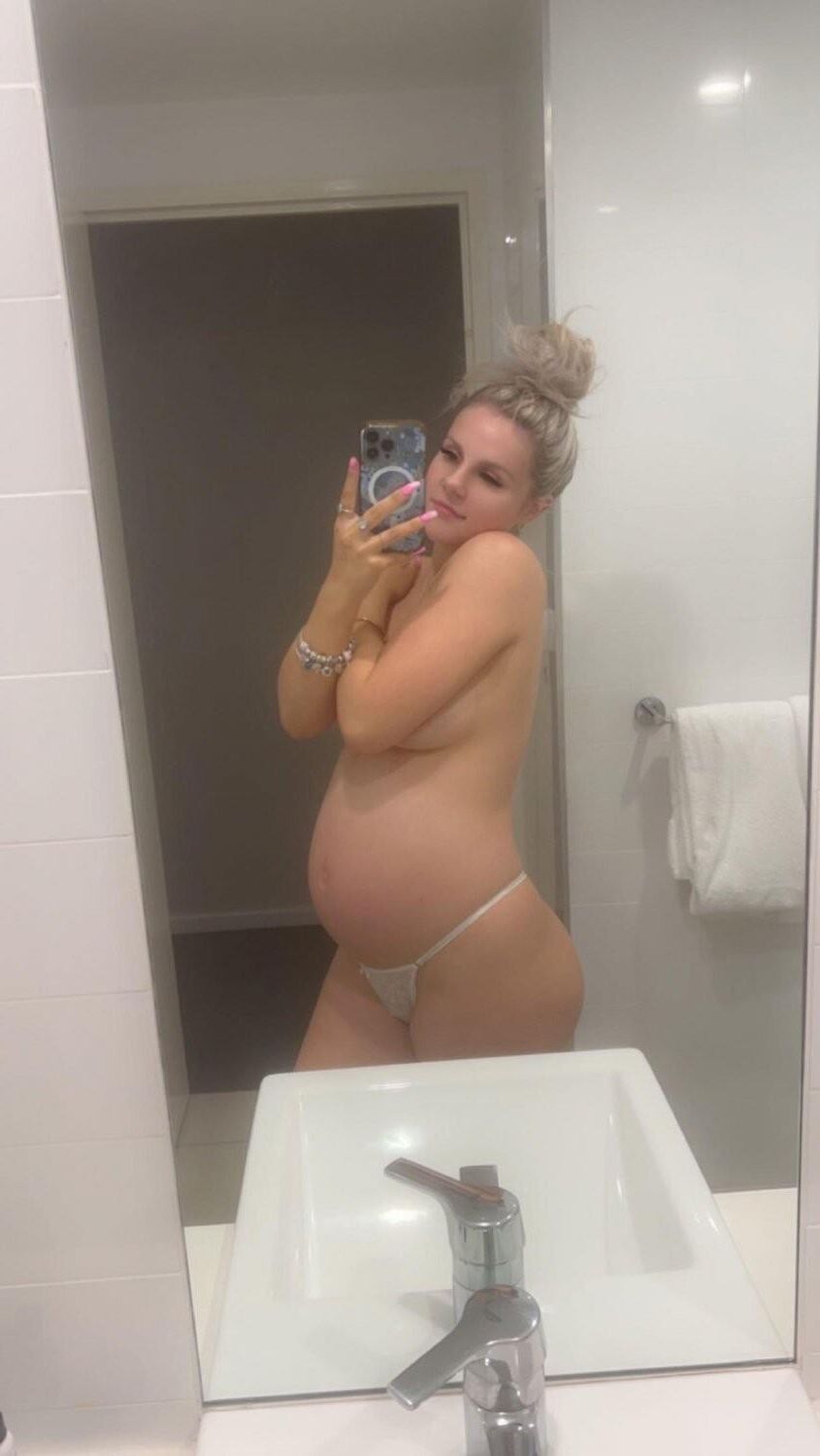 Pregnant blonde selfies