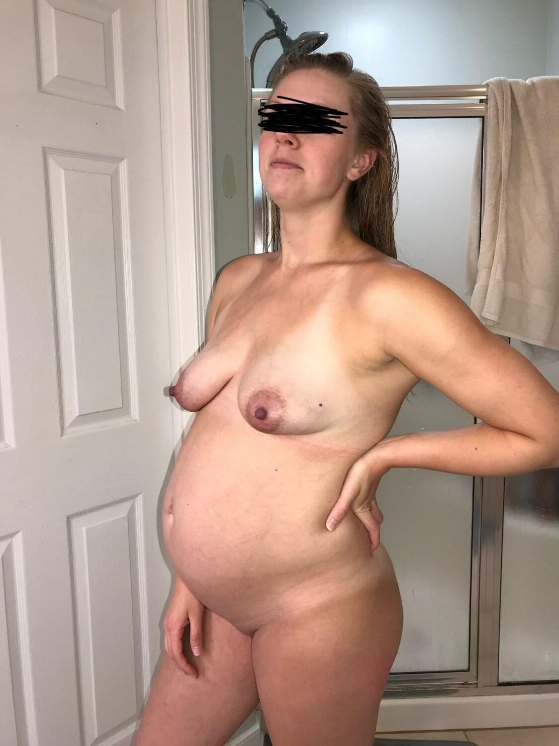 Pregnant milf