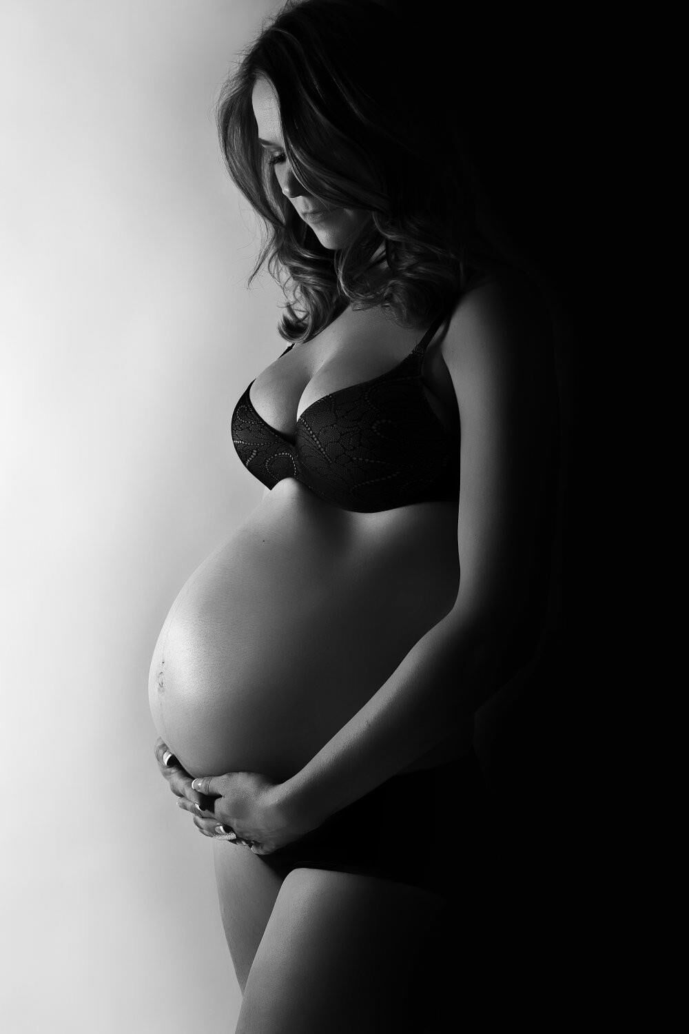 Femme enceinte blonde chaude