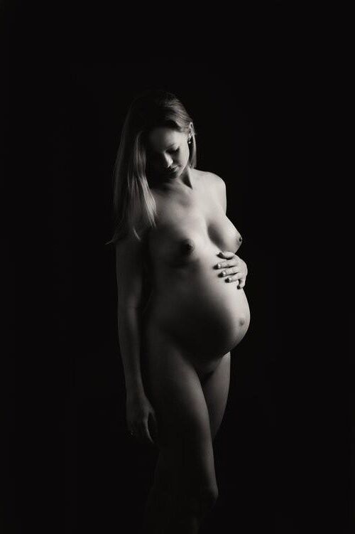 Pregnants in B&W