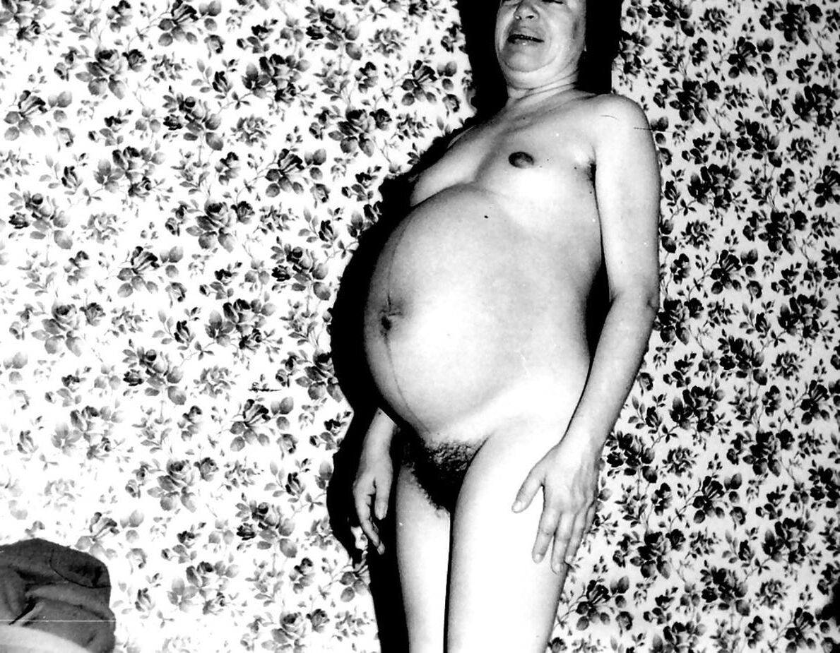 August 23 Vintage pregnant beauties in black and white