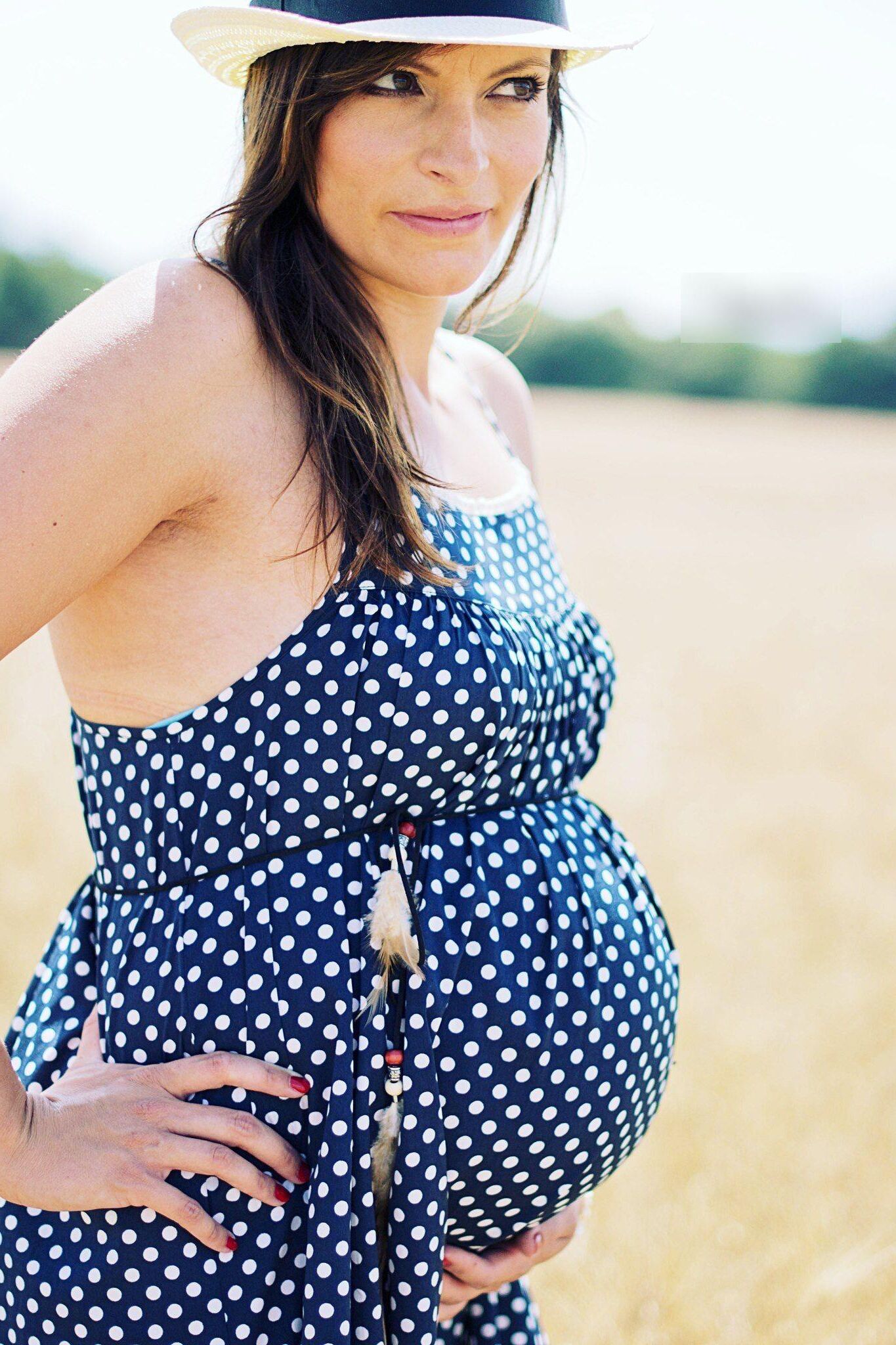 Zusammenstellung von Fotoshootings für schwangere Frauen