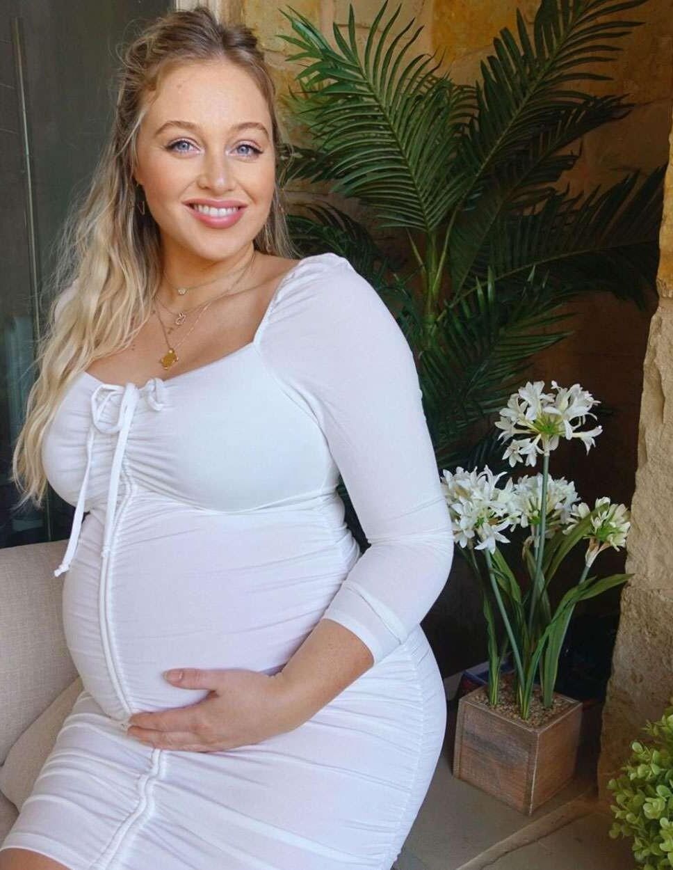 Pregnant beauties 11