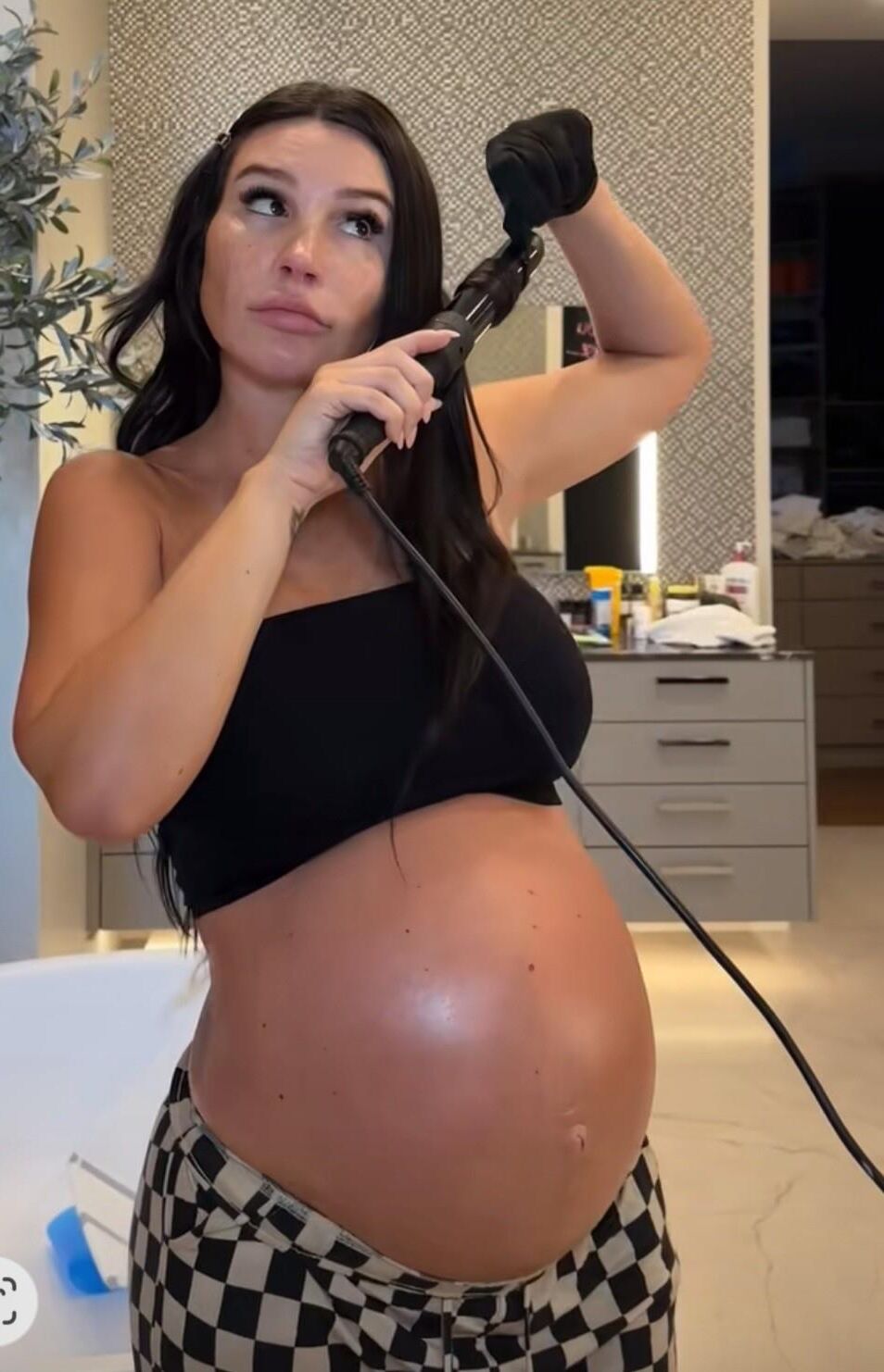 MILF pregnant Krystiana