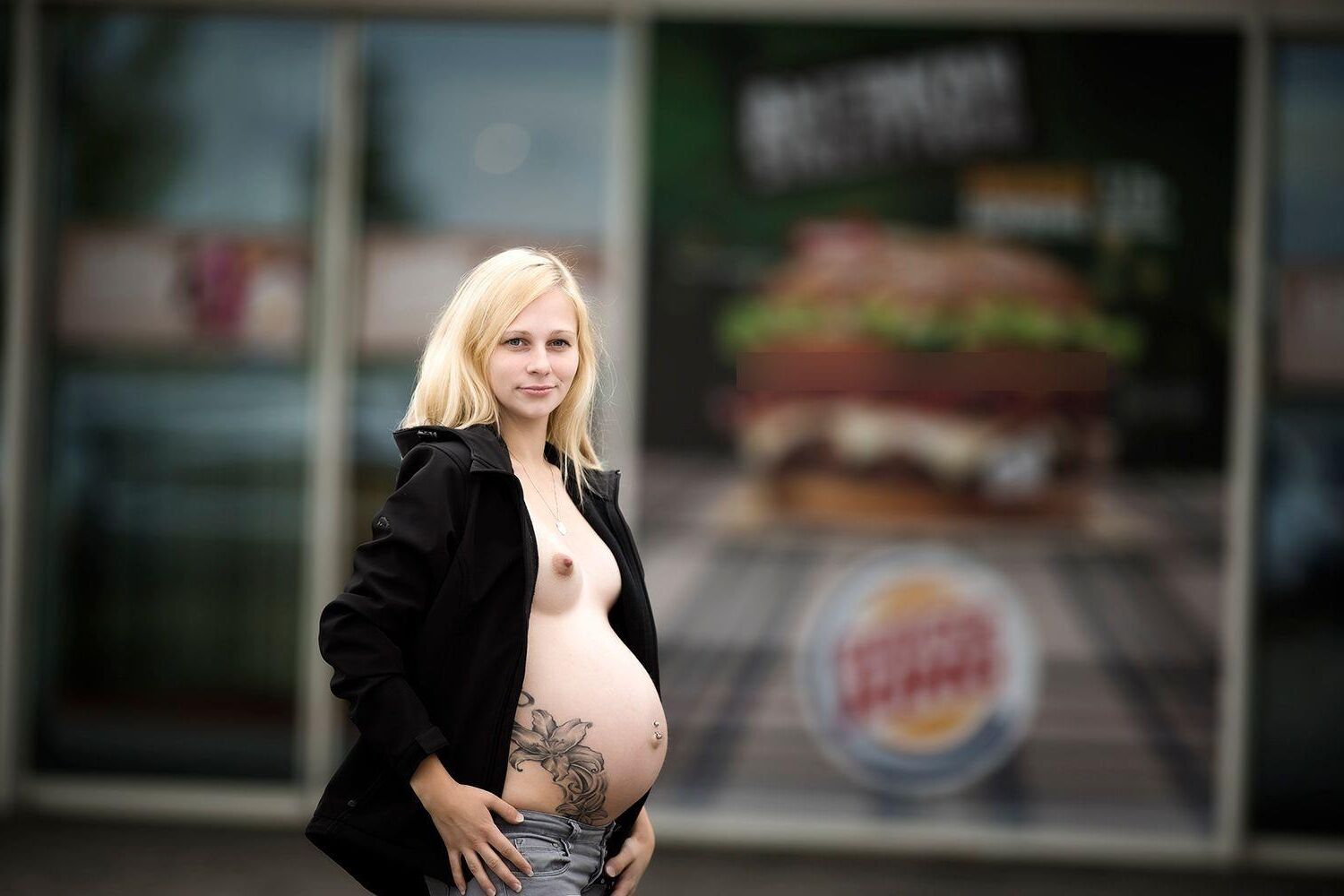 Hot photo shoot of a young pregnant blonde