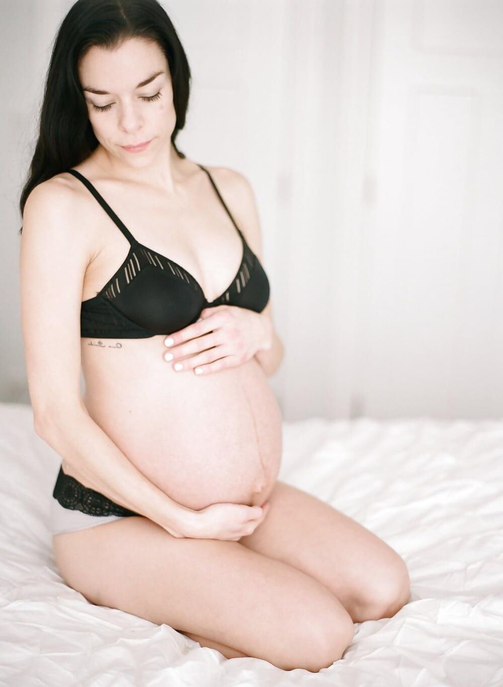 Boudoir pregnant woman