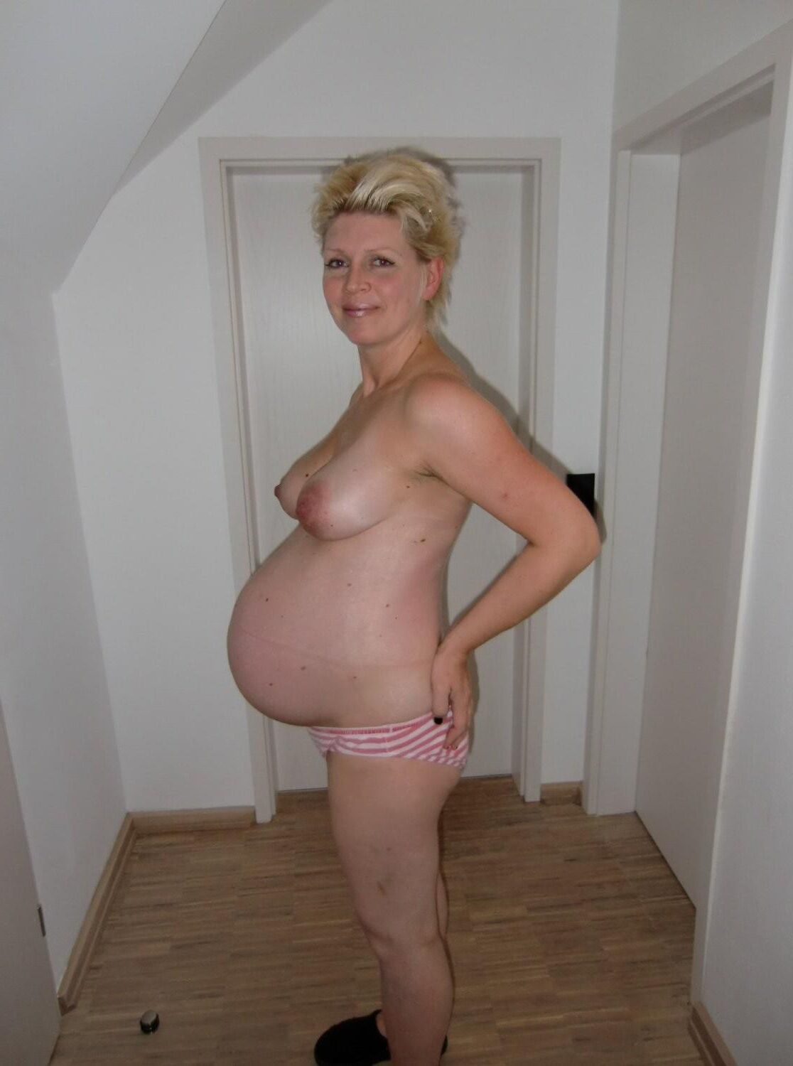 Pregnant mom at home