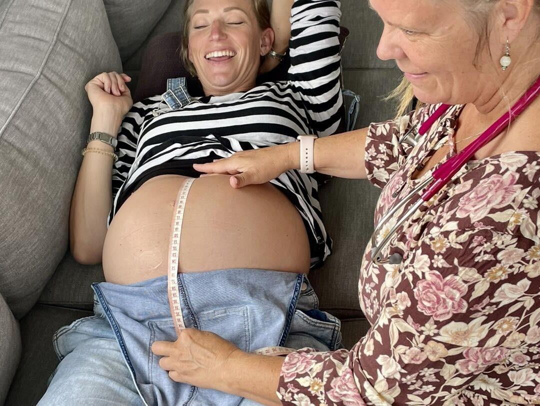 Labour pregnant mom 65