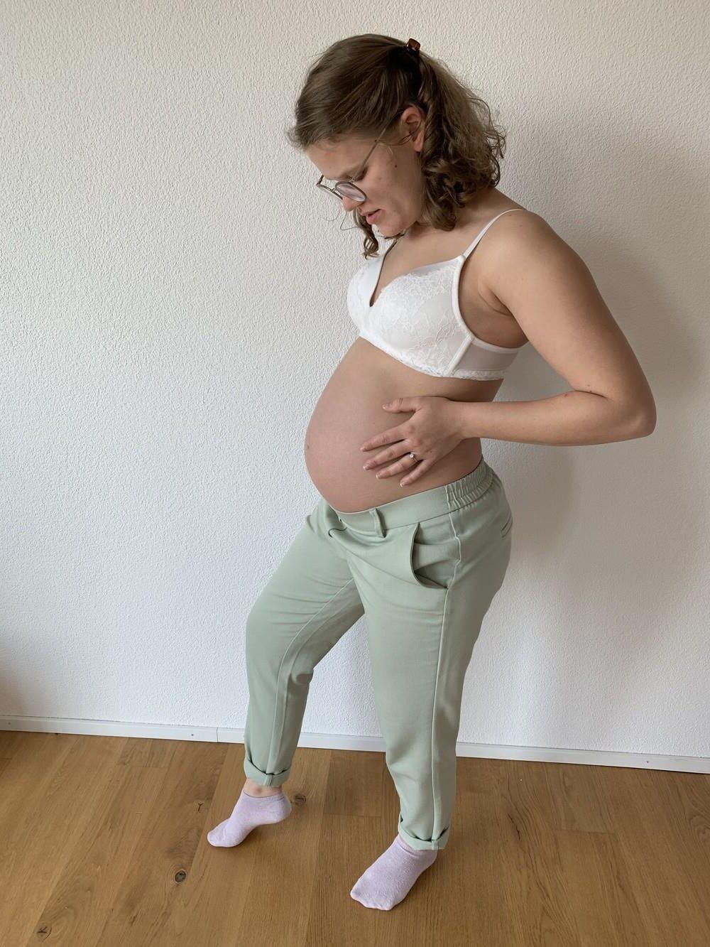 Young mom proud to show off her pregnancy