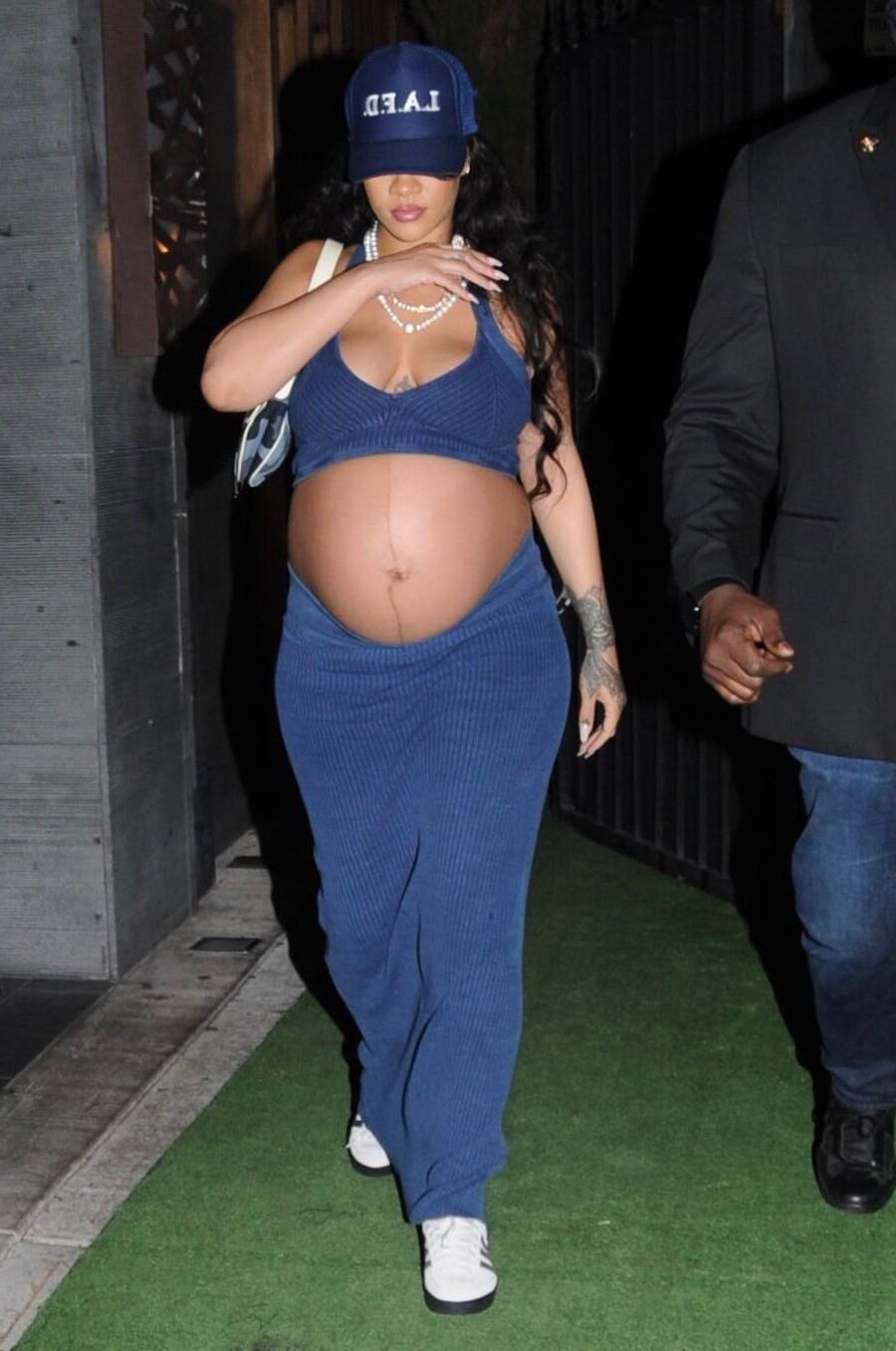 Pregnant RIHANNA