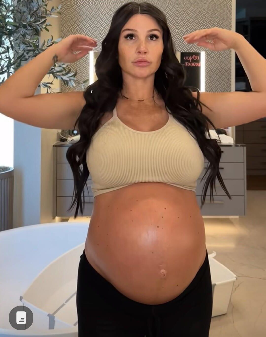 MILF pregnant Krystiana