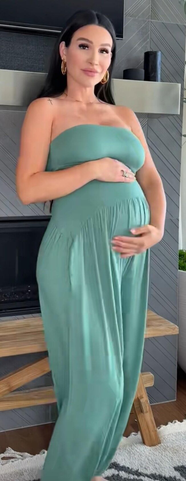 MILF pregnant Krystiana