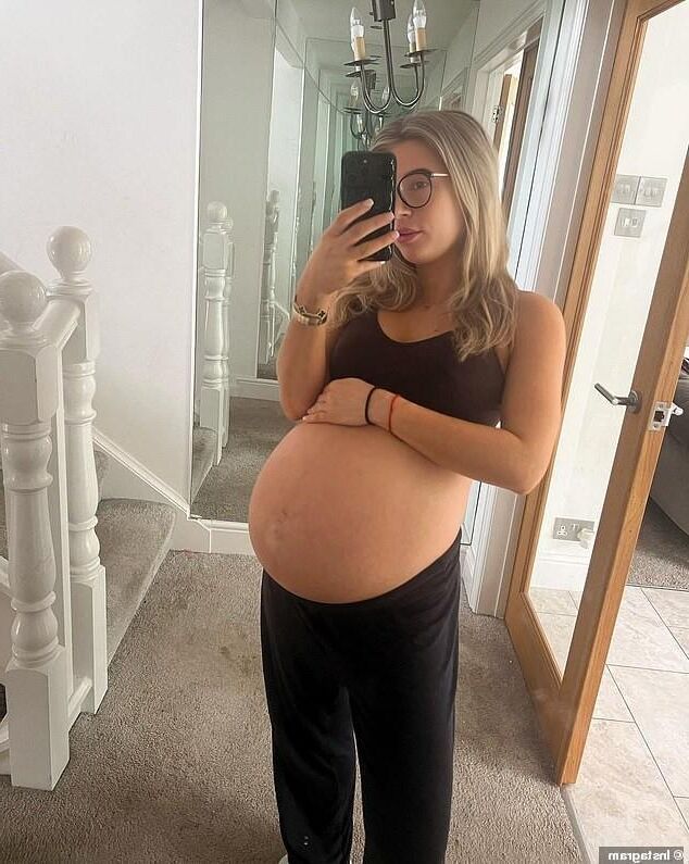 Pregnant beauties 11