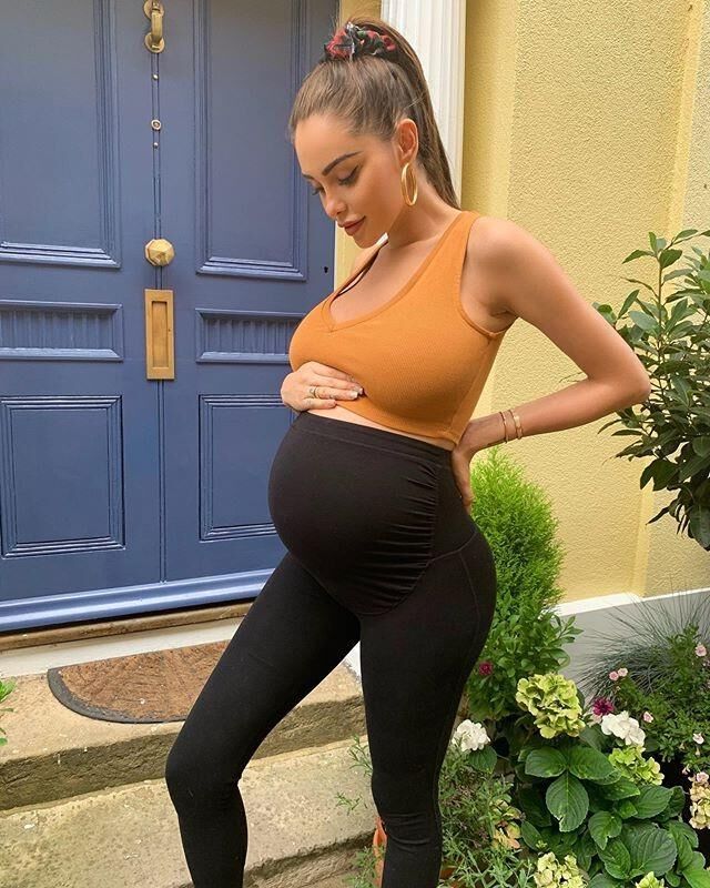  Nabilla Vergara pregnant