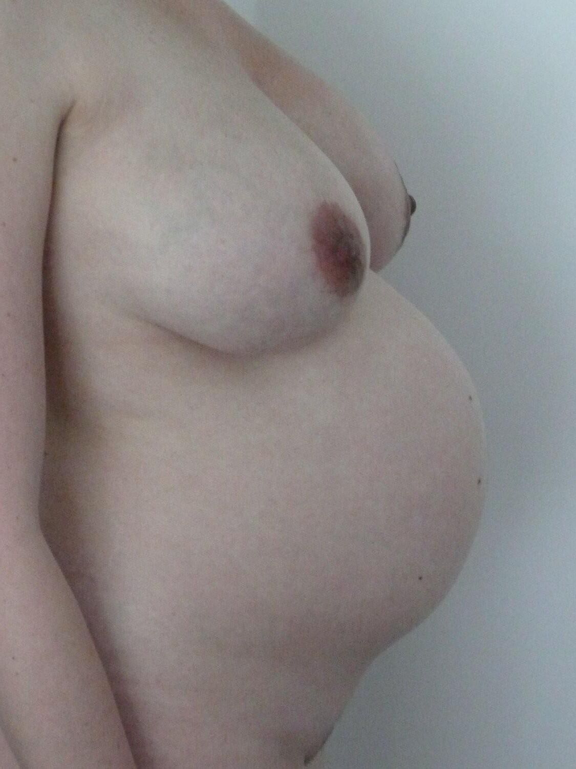 Dutch pregnant MILF