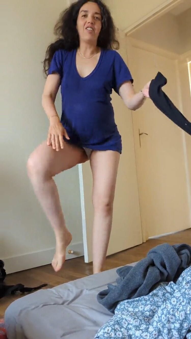 French MILF fucked while pregnant