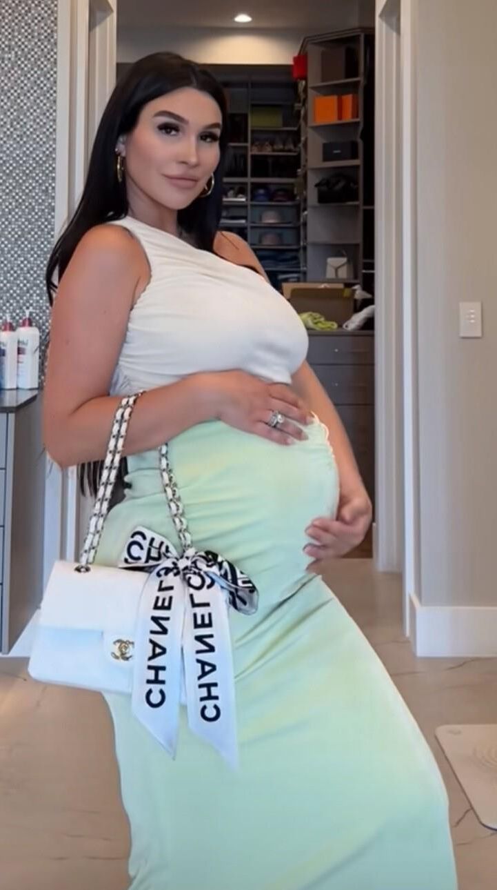 MILF pregnant Krystiana