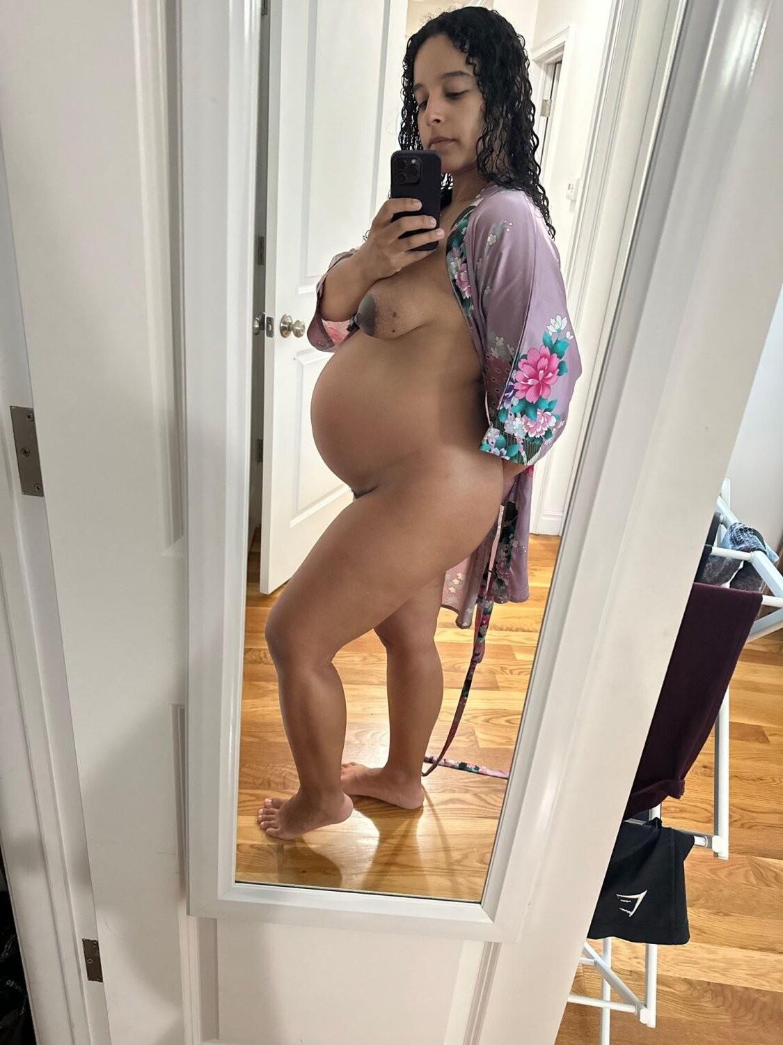 Samantha, ébène, enceinte